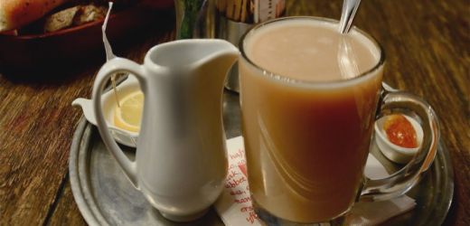İngiliz Usulü Sütlü Çay Tarifi